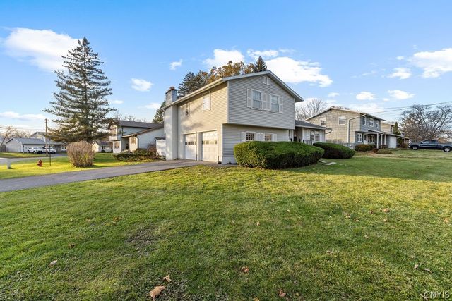 12 Kiwi Path, Clay, NY 13090