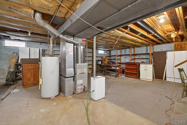 12 Kiwi Path, Clay, NY 13090