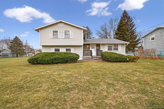 12 Kiwi Path, Clay, NY 13090