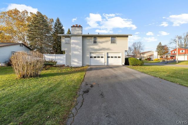 12 Kiwi Path, Clay, NY 13090