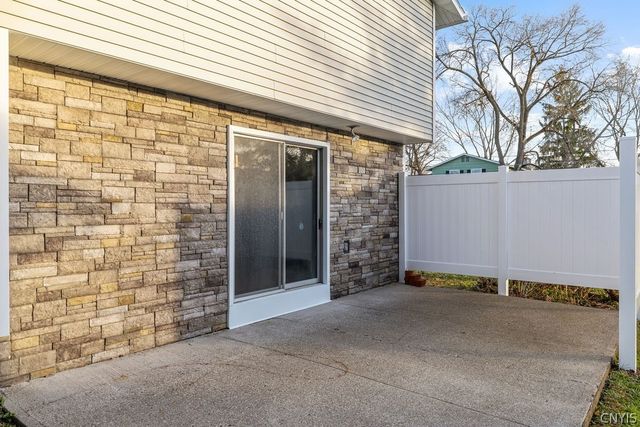 12 Kiwi Path, Clay, NY 13090