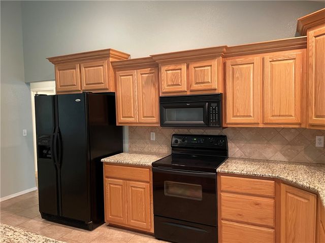 2 Bacton Lane, Bella Vista, AR 72714
