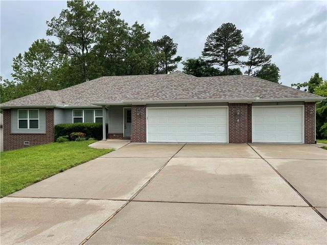 2 Bacton Lane, Bella Vista, AR 72714
