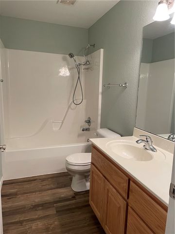 2 Bacton Lane, Bella Vista, AR 72714