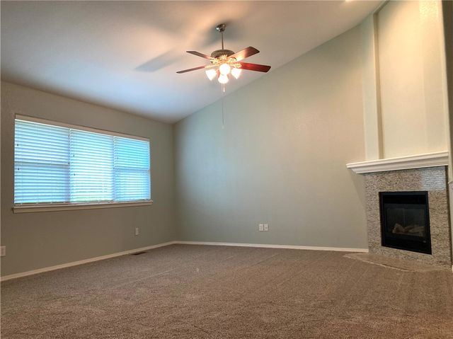 2 Bacton Lane, Bella Vista, AR 72714