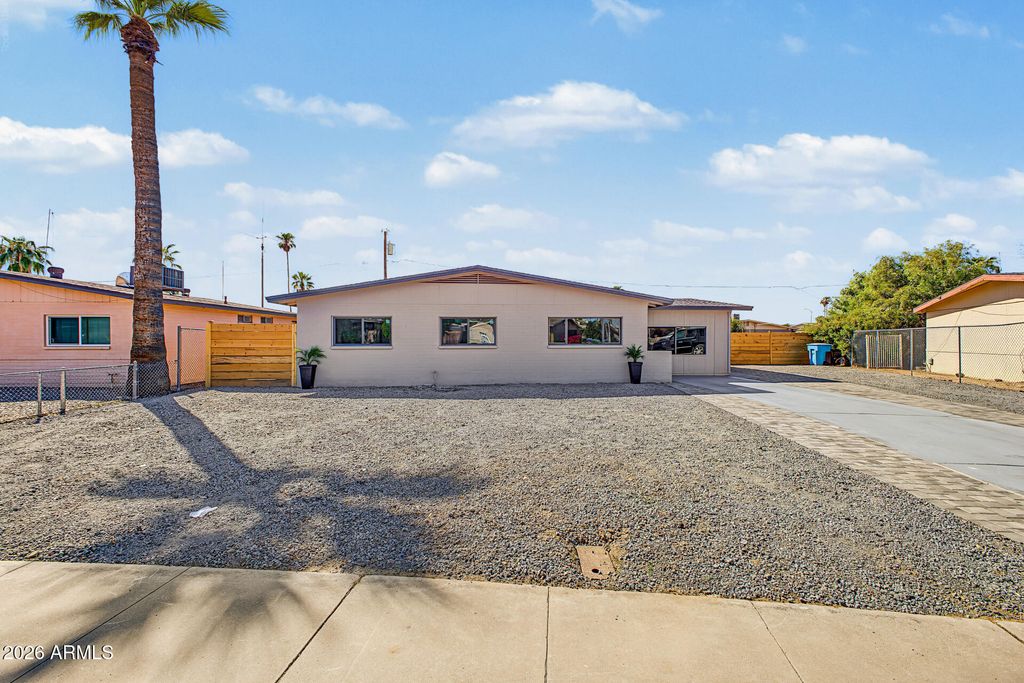 3230 W CORTEZ Avenue, Phoenix, AZ 85029 — exterior