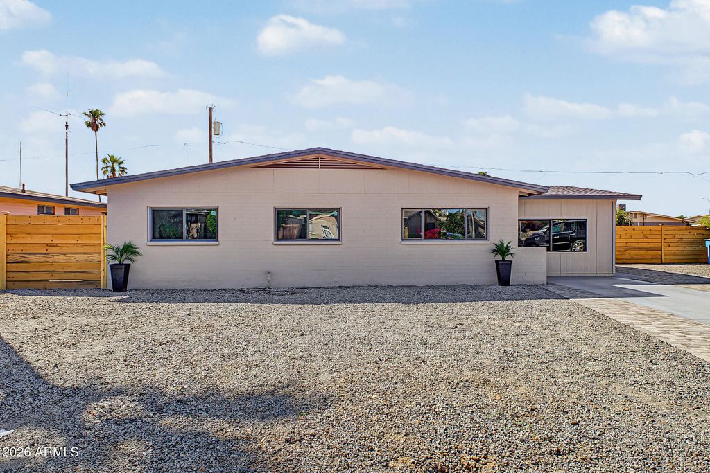 3230 W CORTEZ Avenue, Phoenix, AZ 85029 — photo 2