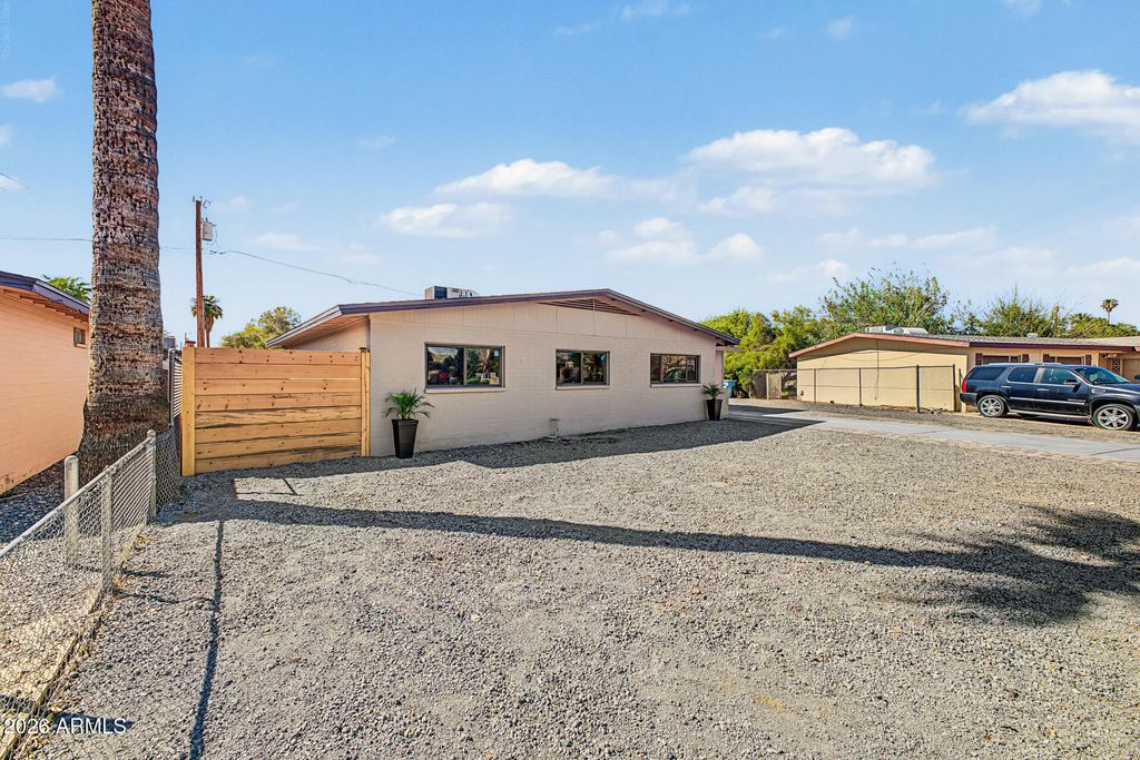 3230 W CORTEZ Avenue, Phoenix, AZ 85029 — photo 5