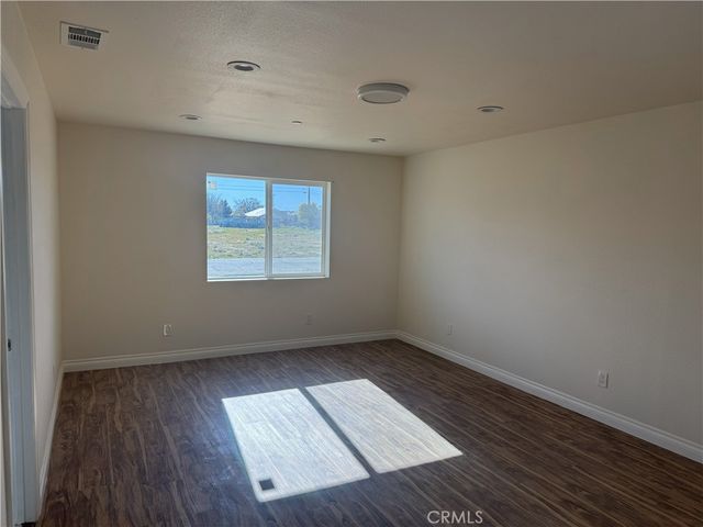 8401 Eucalyptus Avenue, California City, CA 93505