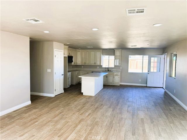 8401 Eucalyptus Avenue, California City, CA 93505
