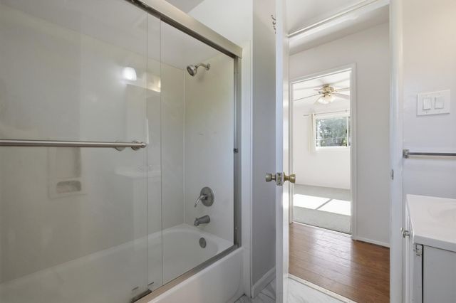 614 Wales Dr, Folsom, CA 95630