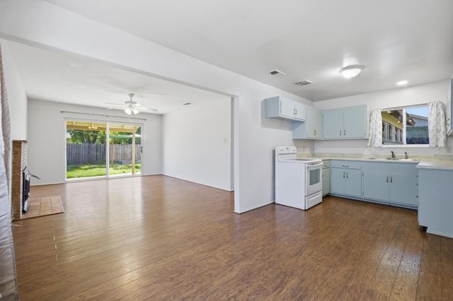 614 Wales Dr, Folsom, CA 95630