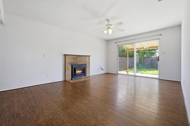 614 Wales Dr, Folsom, CA 95630
