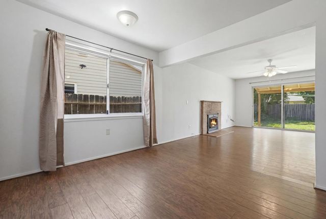 614 Wales Dr, Folsom, CA 95630