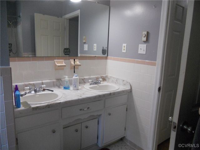 802 Smithfield Ave, Hopewell, VA 23860