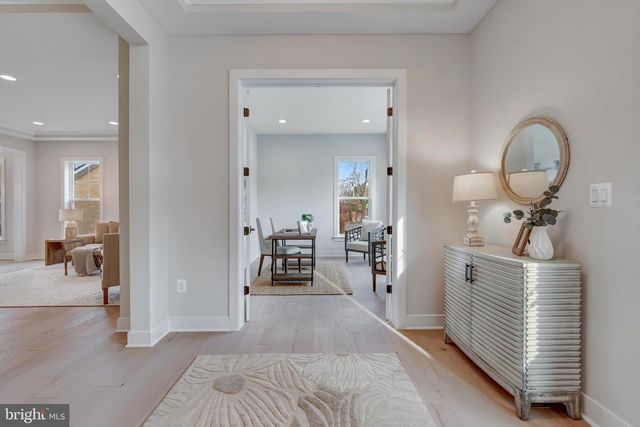 903 HILLCREST DR SW, Vienna, VA 22180