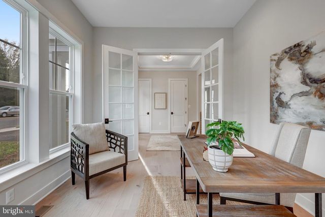 903 HILLCREST DR SW, Vienna, VA 22180