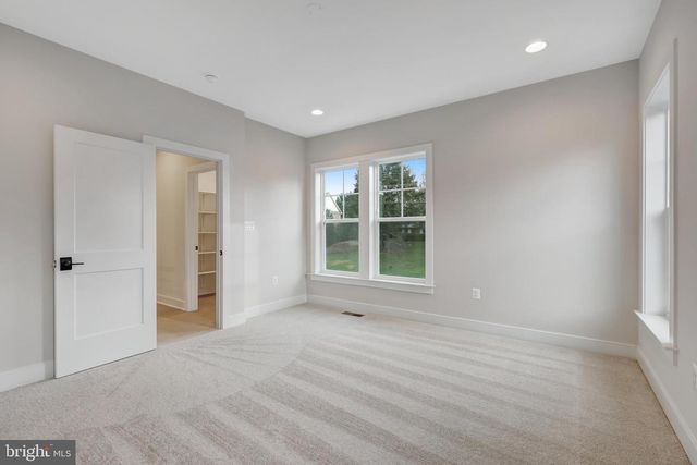 903 HILLCREST DR SW, Vienna, VA 22180