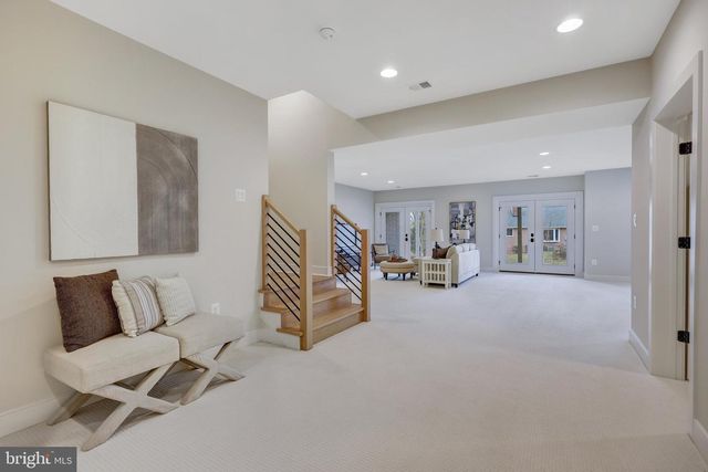 903 HILLCREST DR SW, Vienna, VA 22180