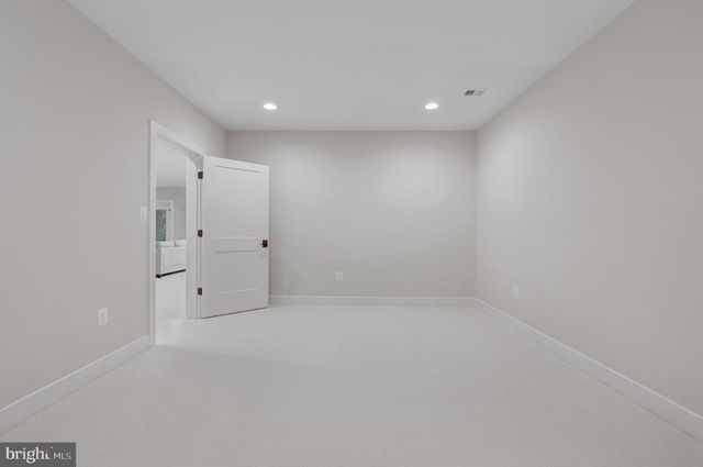 903 HILLCREST DR SW, Vienna, VA 22180