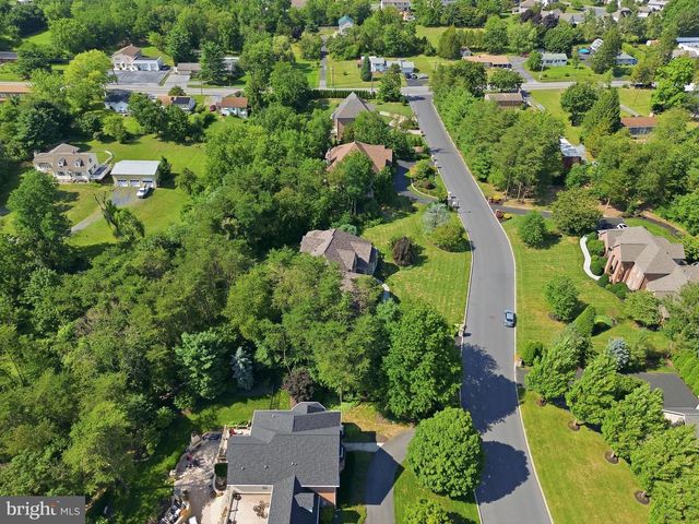 1945 MONTEREY DR, Mechanicsburg, PA 17050