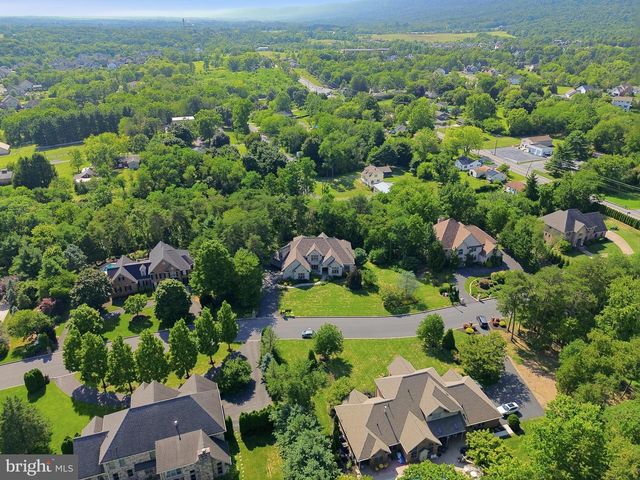 1945 MONTEREY DR, Mechanicsburg, PA 17050