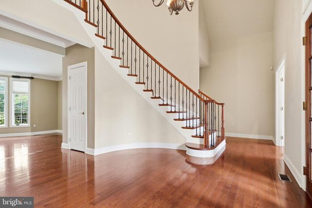 1945 MONTEREY DR, Mechanicsburg, PA 17050