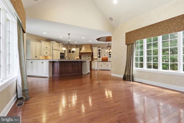 1945 MONTEREY DR, Mechanicsburg, PA 17050
