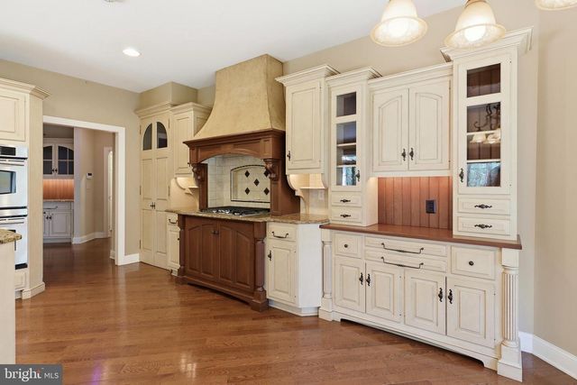 1945 MONTEREY DR, Mechanicsburg, PA 17050
