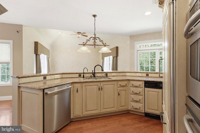 1945 MONTEREY DR, Mechanicsburg, PA 17050