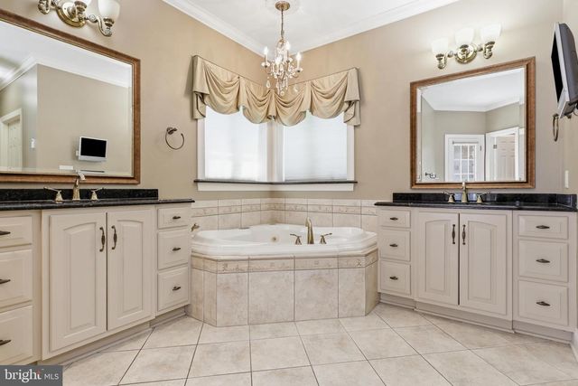 1945 MONTEREY DR, Mechanicsburg, PA 17050