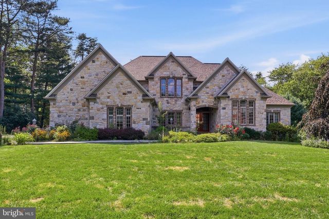 1945 MONTEREY DR, Mechanicsburg, PA 17050