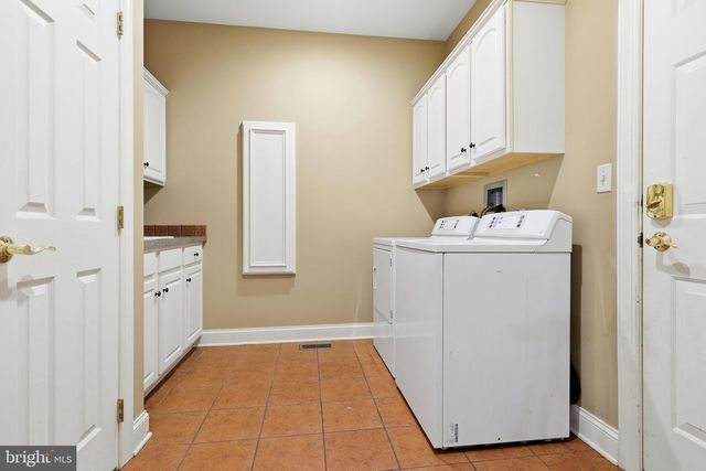 1945 MONTEREY DR, Mechanicsburg, PA 17050