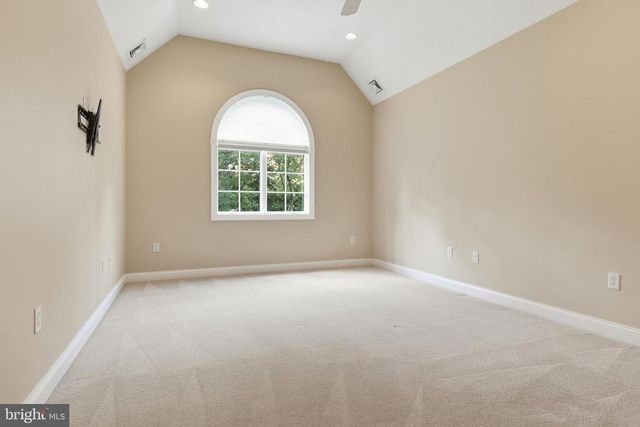 1945 MONTEREY DR, Mechanicsburg, PA 17050