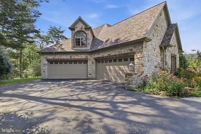 1945 MONTEREY DR, Mechanicsburg, PA 17050