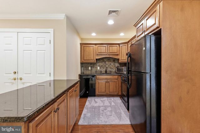 1945 MONTEREY DR, Mechanicsburg, PA 17050