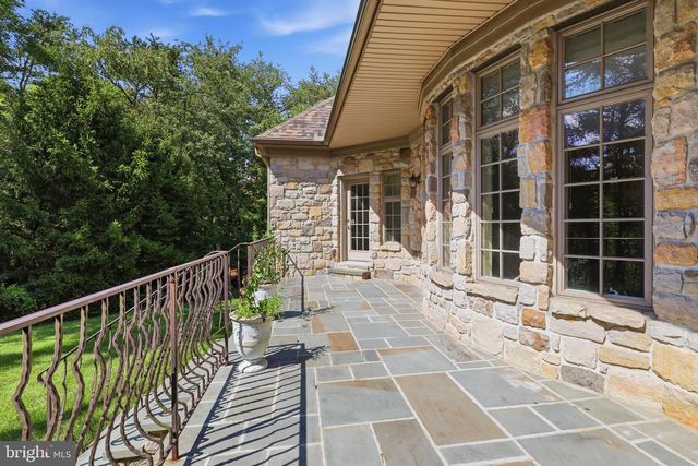 1945 MONTEREY DR, Mechanicsburg, PA 17050