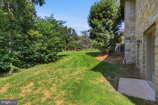 1945 MONTEREY DR, Mechanicsburg, PA 17050