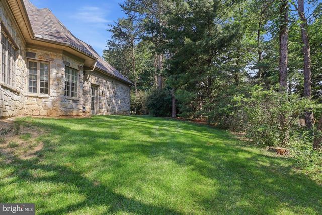 1945 MONTEREY DR, Mechanicsburg, PA 17050