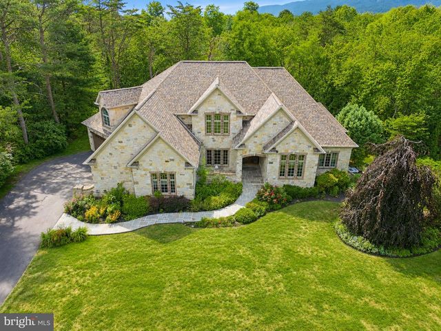 1945 MONTEREY DR, Mechanicsburg, PA 17050