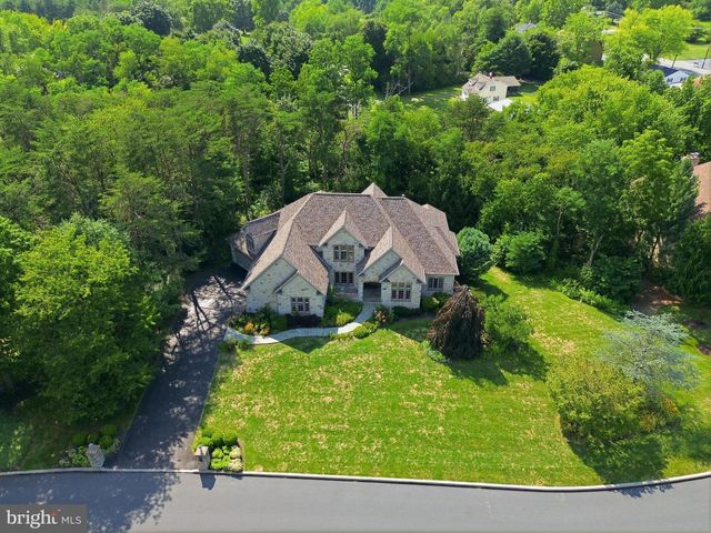 1945 MONTEREY DR, Mechanicsburg, PA 17050
