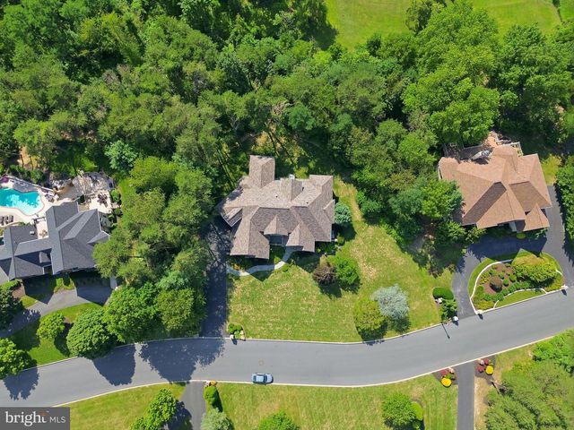 1945 MONTEREY DR, Mechanicsburg, PA 17050
