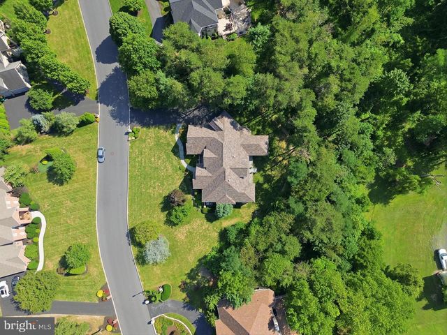 1945 MONTEREY DR, Mechanicsburg, PA 17050