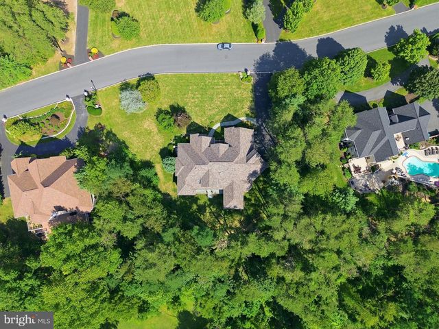 1945 MONTEREY DR, Mechanicsburg, PA 17050