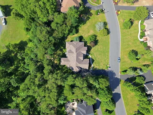 1945 MONTEREY DR, Mechanicsburg, PA 17050