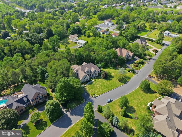 1945 MONTEREY DR, Mechanicsburg, PA 17050