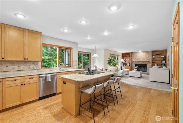 16690 SE 50th Place, Bellevue, WA 98006