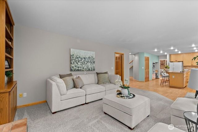 16690 SE 50th Place, Bellevue, WA 98006