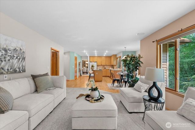 16690 SE 50th Place, Bellevue, WA 98006