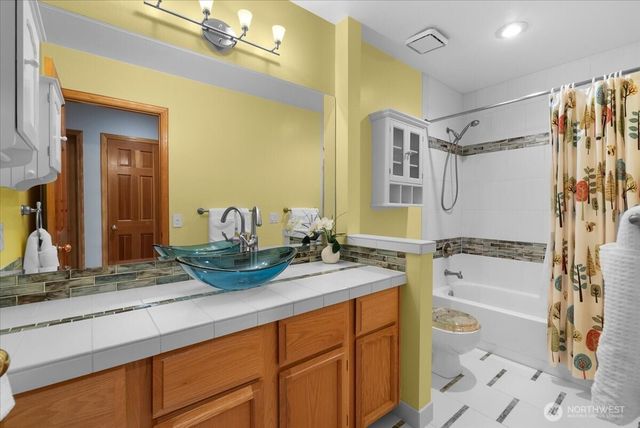 16690 SE 50th Place, Bellevue, WA 98006